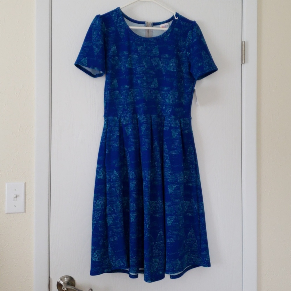 Lularoe Medium Amelia Dress